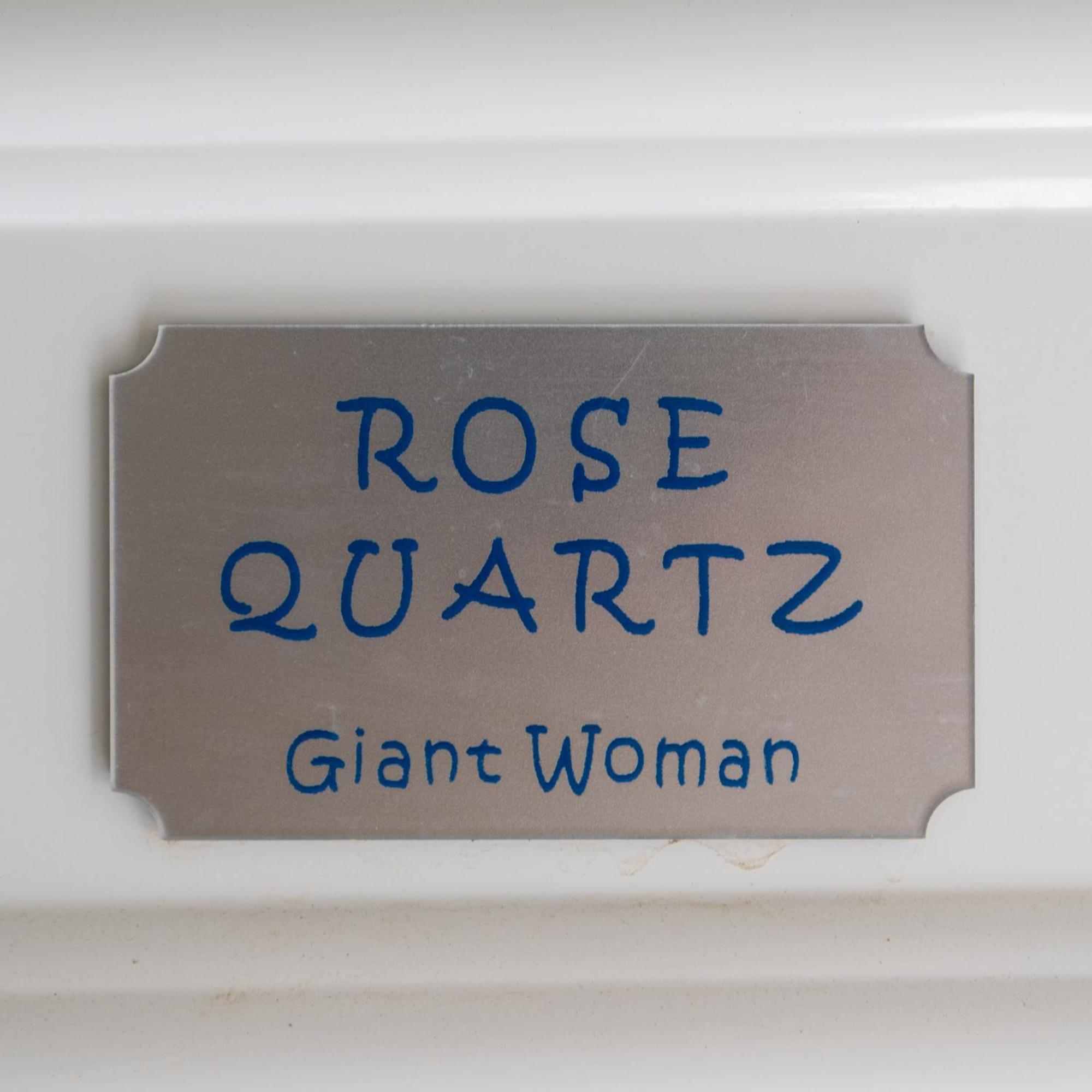 Appartamento Giant Woman Tsoútsouros Esterno foto